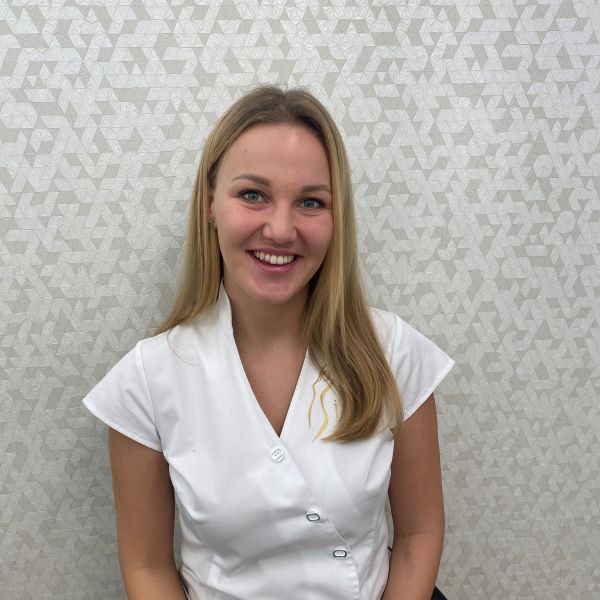 Dr. Novothny Kamilla