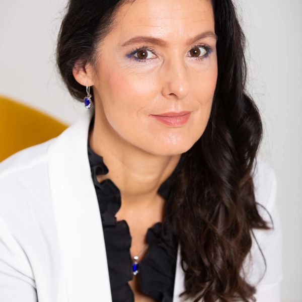 Dr. Bense Márta